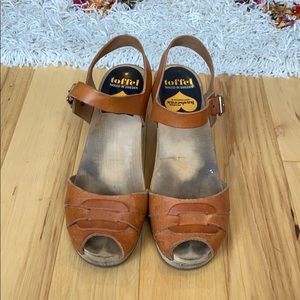 Nude Swedish Hasbeens clog sandals